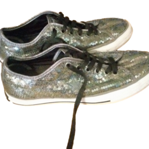 Silver Sequinned converse one stars. Size 7 .5. Great For Back To School!